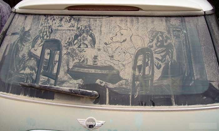 Рисунок на грязном автомобиле