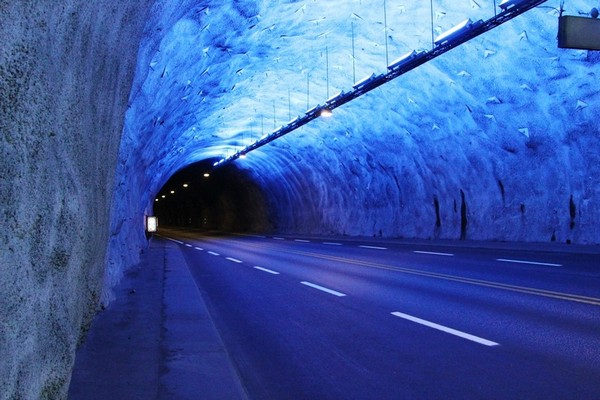 Самый длинный тоннель мира фото